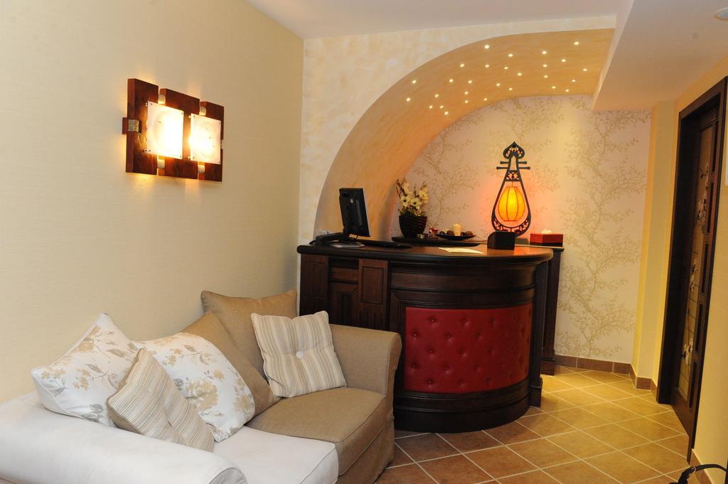 Hotel Foisorul Cu Flori Синая Екстериор снимка