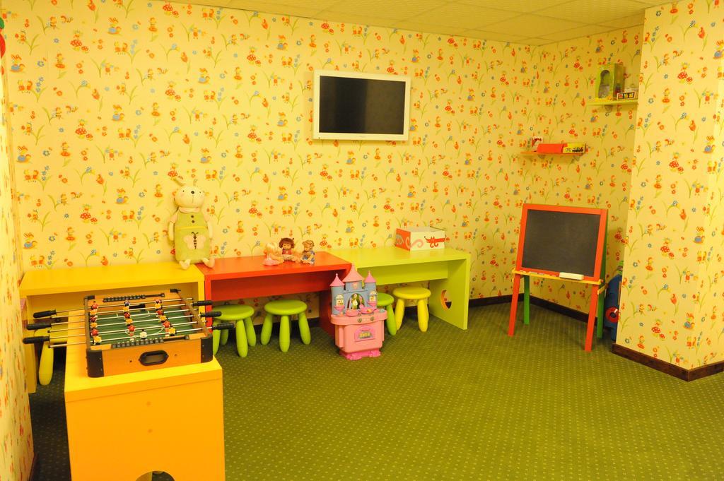 Hotel Foisorul Cu Flori Синая Екстериор снимка