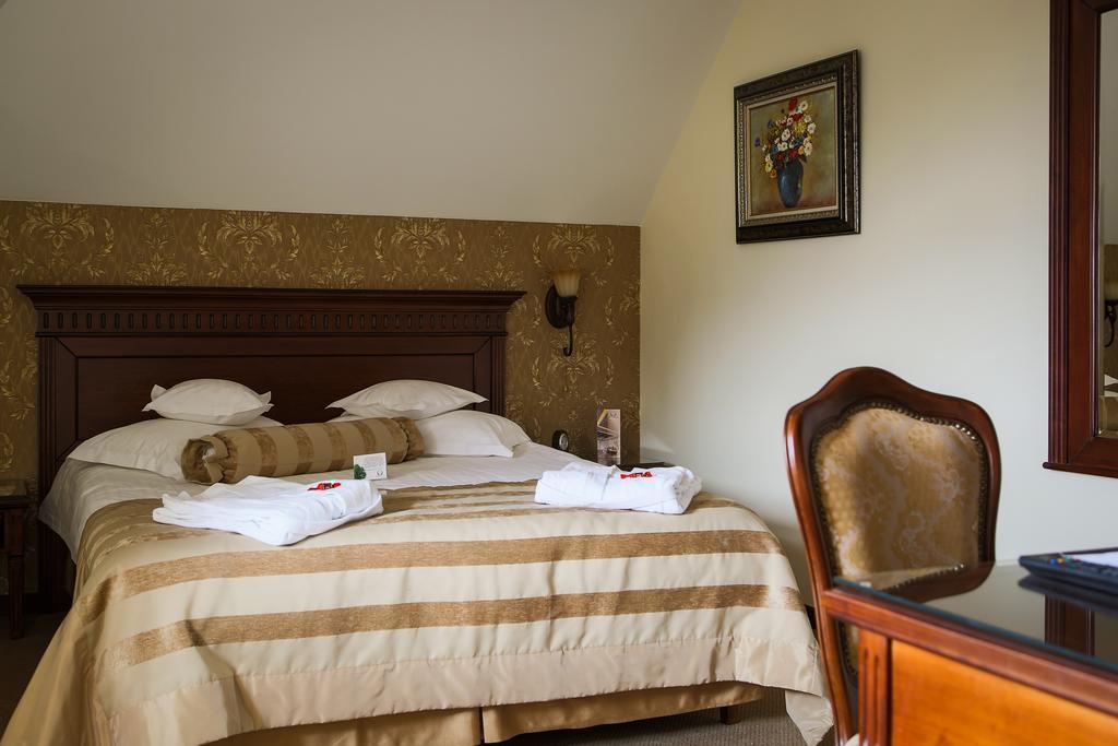 Hotel Foisorul Cu Flori Синая Екстериор снимка