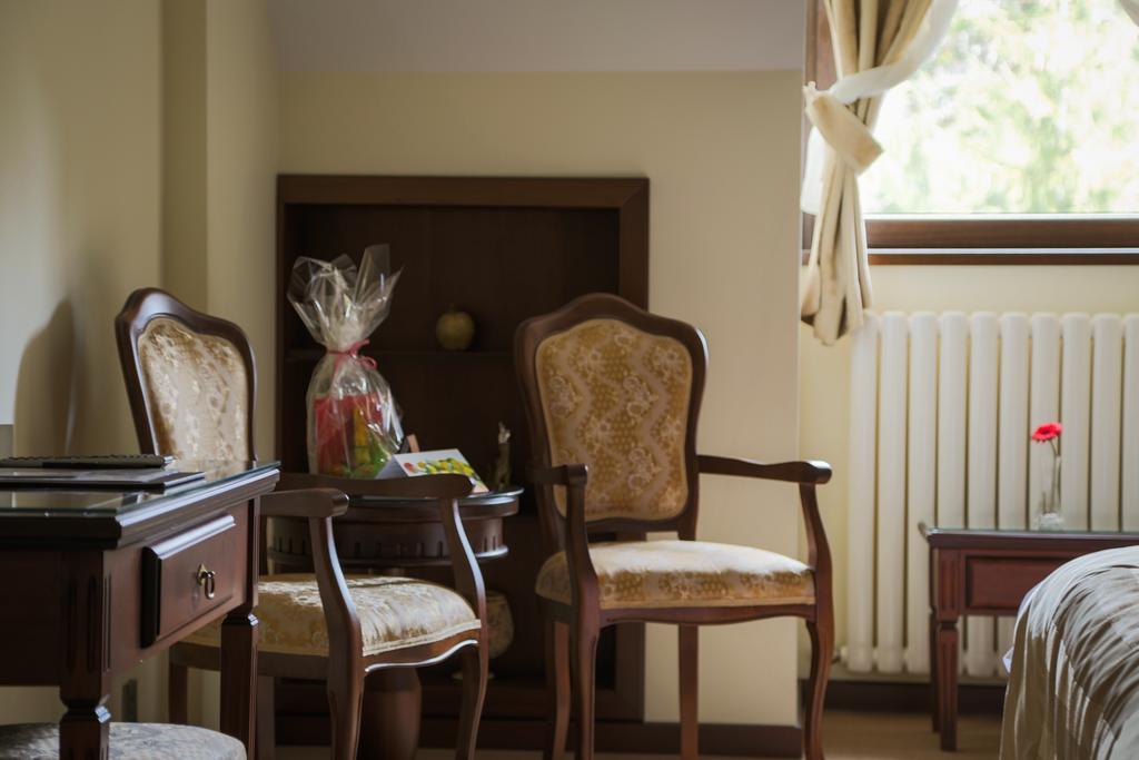 Hotel Foisorul Cu Flori Синая Екстериор снимка