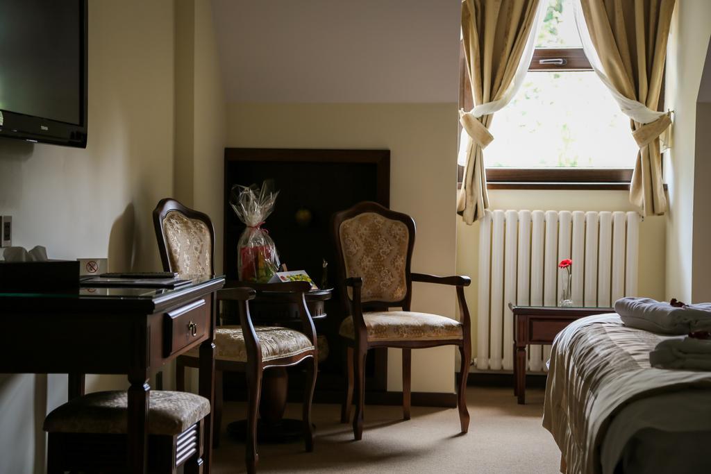 Hotel Foisorul Cu Flori Синая Екстериор снимка