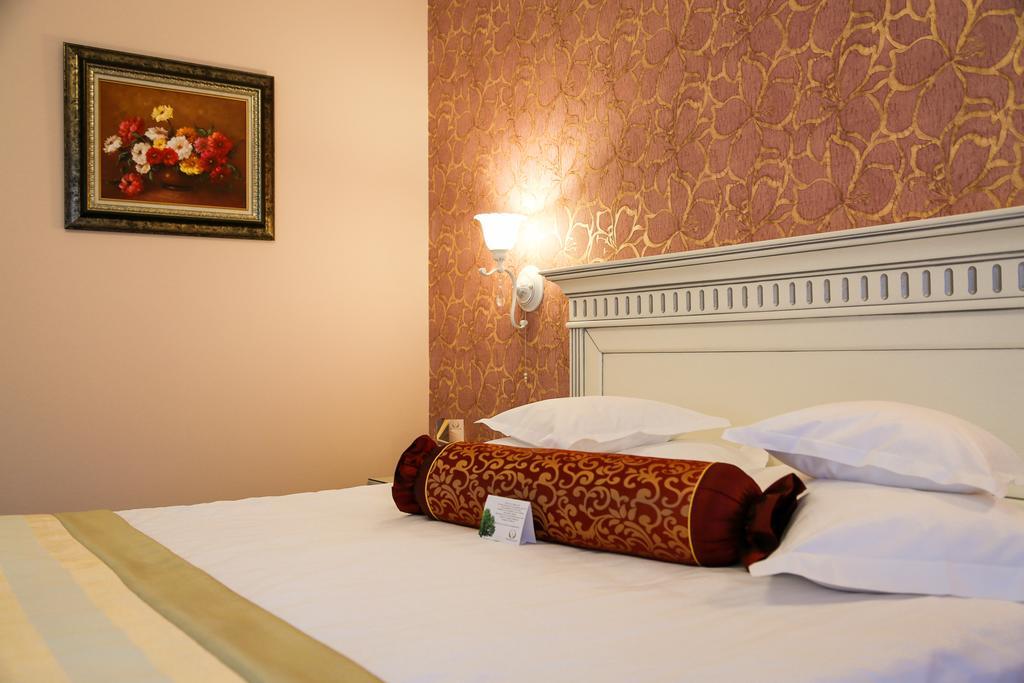 Hotel Foisorul Cu Flori Синая Екстериор снимка