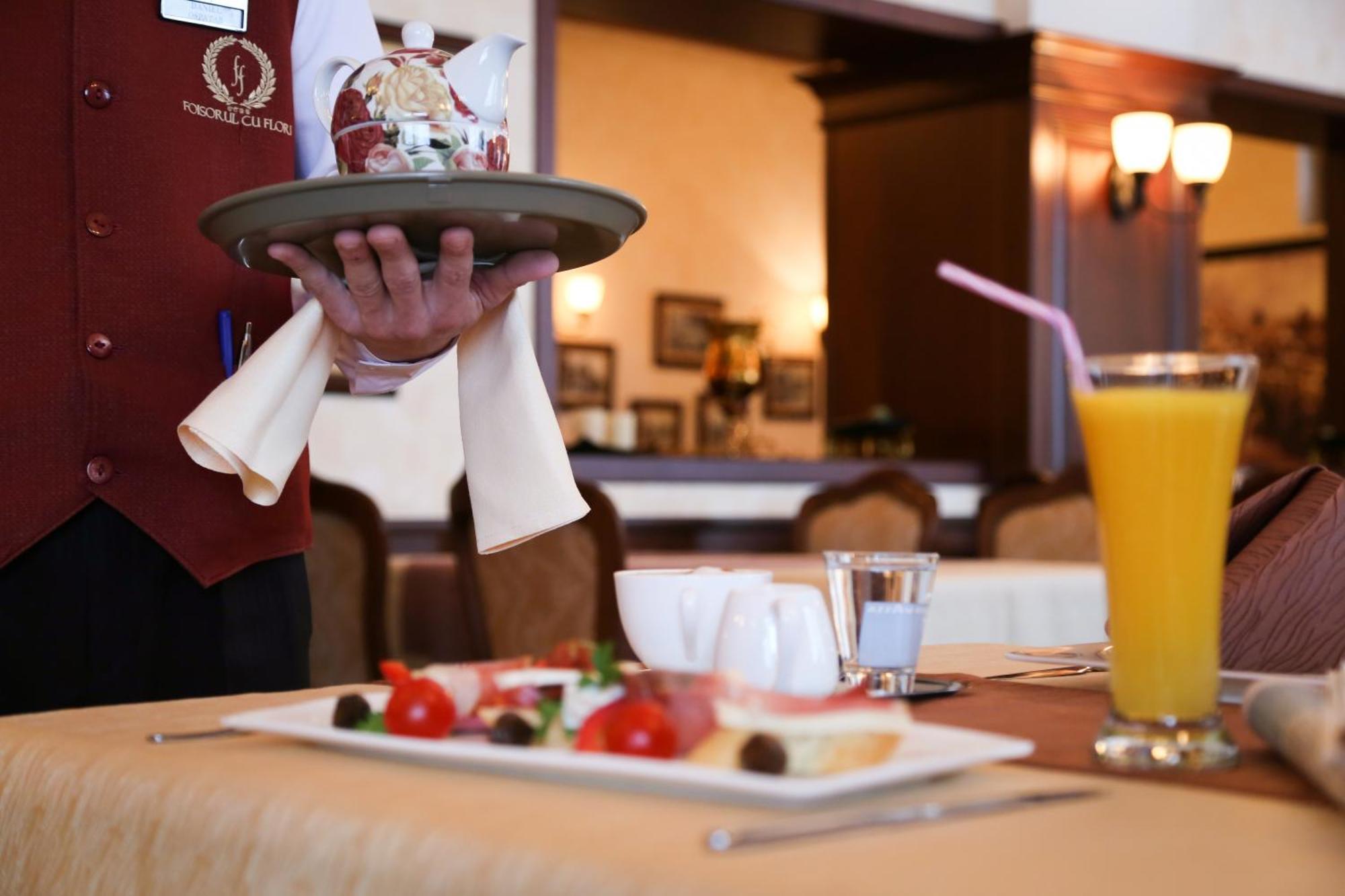 Hotel Foisorul Cu Flori Синая Екстериор снимка