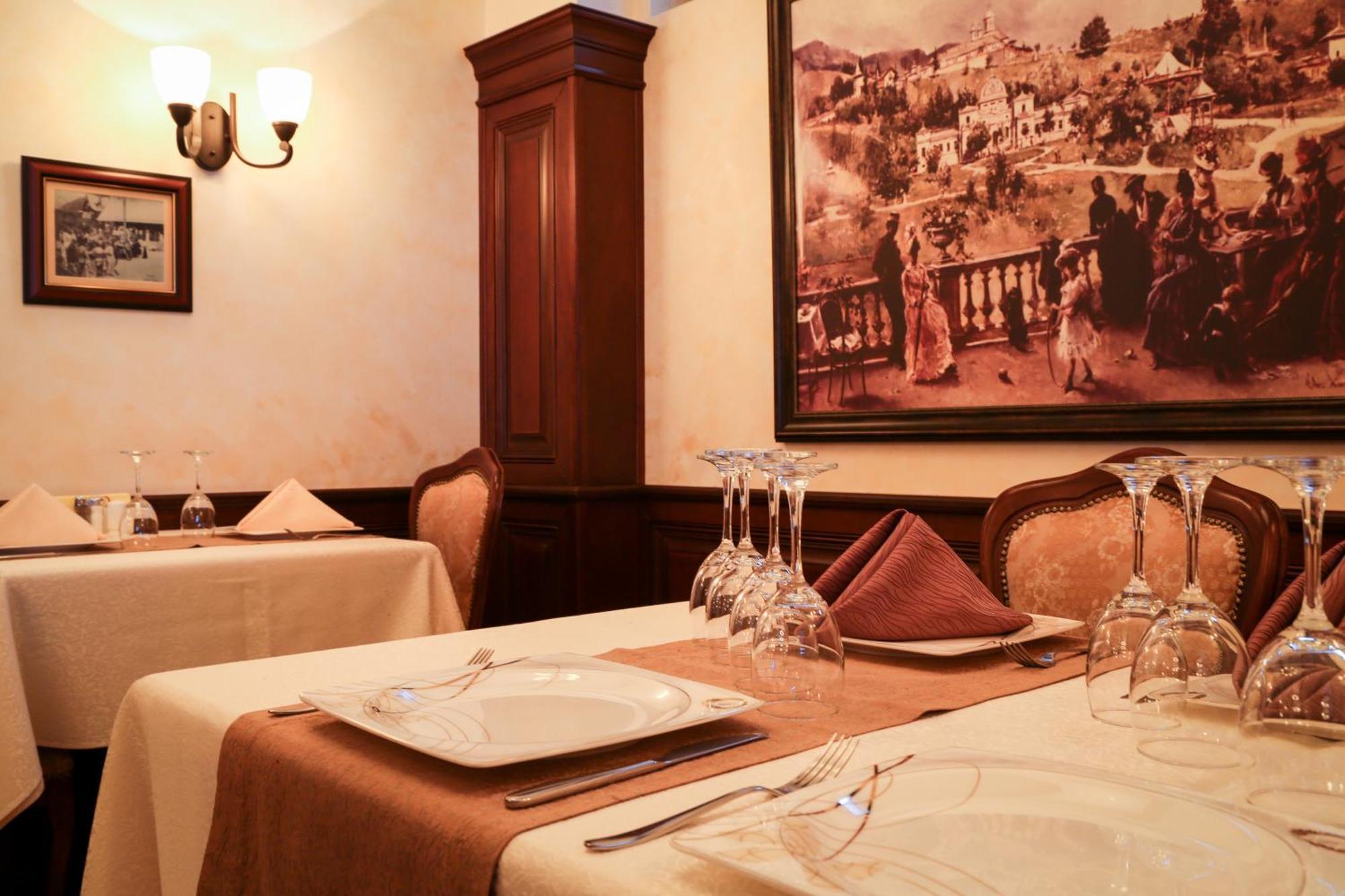 Hotel Foisorul Cu Flori Синая Екстериор снимка