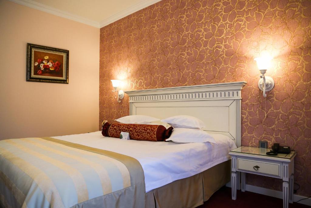 Hotel Foisorul Cu Flori Синая Екстериор снимка