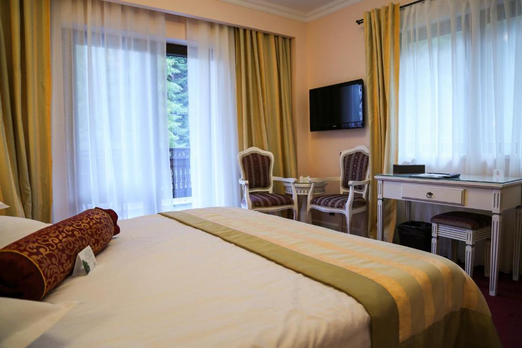 Hotel Foisorul Cu Flori Синая Екстериор снимка
