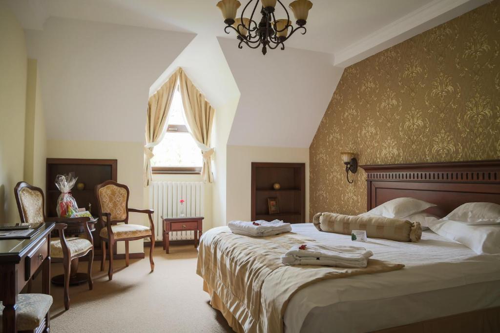 Hotel Foisorul Cu Flori Синая Екстериор снимка