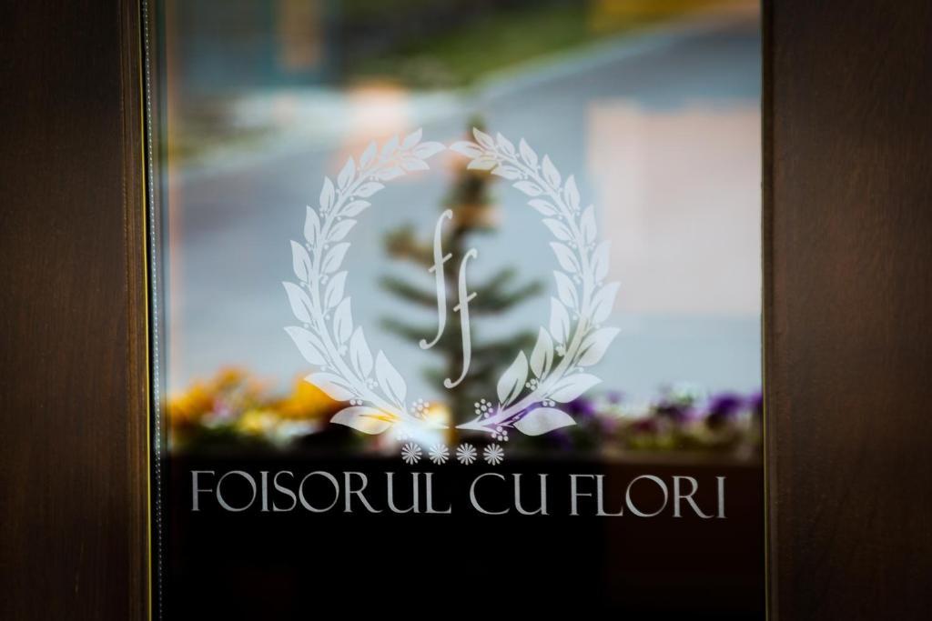 Hotel Foisorul Cu Flori Синая Екстериор снимка