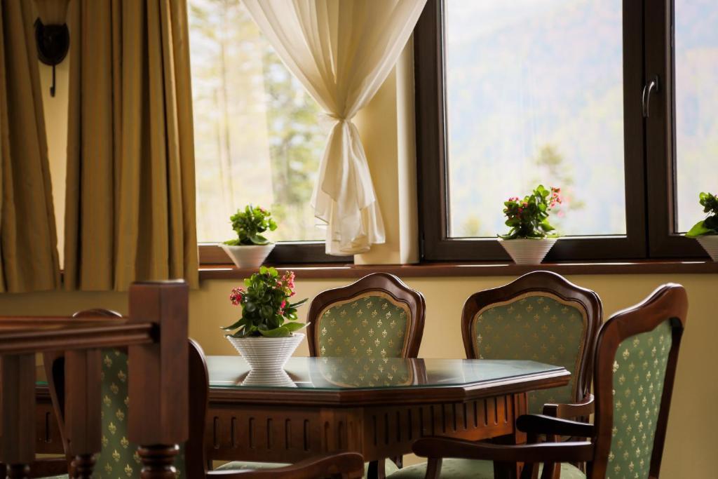 Hotel Foisorul Cu Flori Синая Екстериор снимка