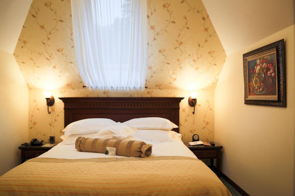 Hotel Foisorul Cu Flori Синая Екстериор снимка