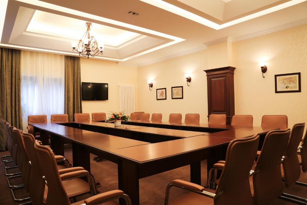 Hotel Foisorul Cu Flori Синая Екстериор снимка