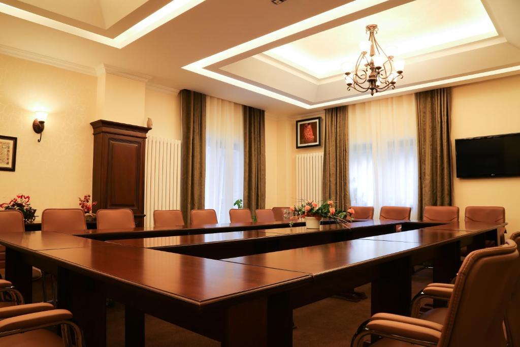 Hotel Foisorul Cu Flori Синая Екстериор снимка