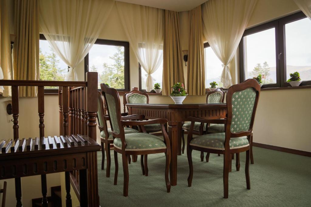 Hotel Foisorul Cu Flori Синая Екстериор снимка