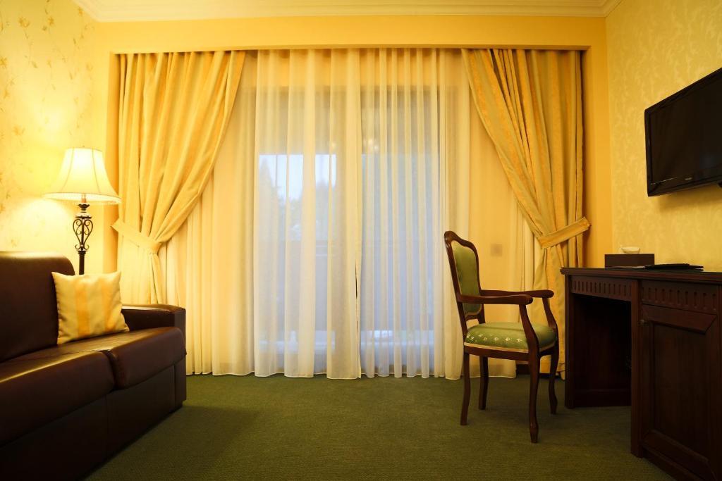 Hotel Foisorul Cu Flori Синая Екстериор снимка