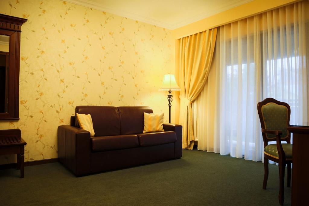 Hotel Foisorul Cu Flori Синая Екстериор снимка